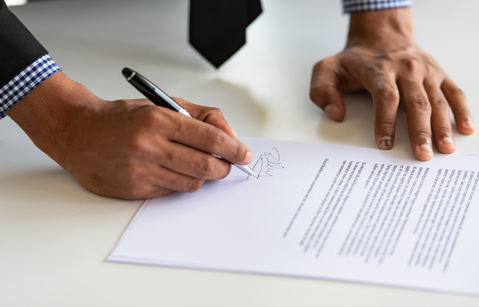 Permis-de-travail-aux-EAU-types-conditions-et-procédures-MoHRE.jpg